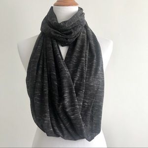 Chicos Charcoal Gray Infinity Scarf Lightweight Stretch Knit Black Heather Yoga